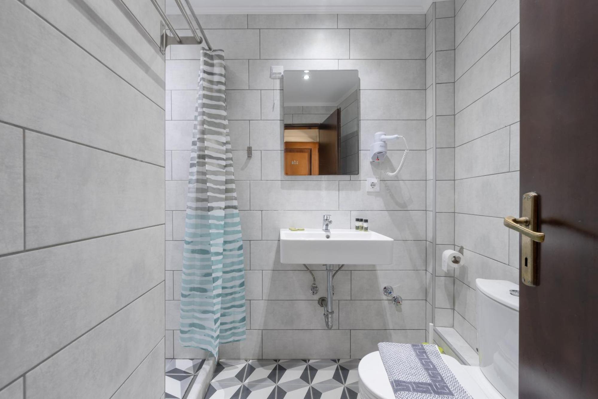 לימנאס Mironi & Victoria Hotel מראה חיצוני תמונה
