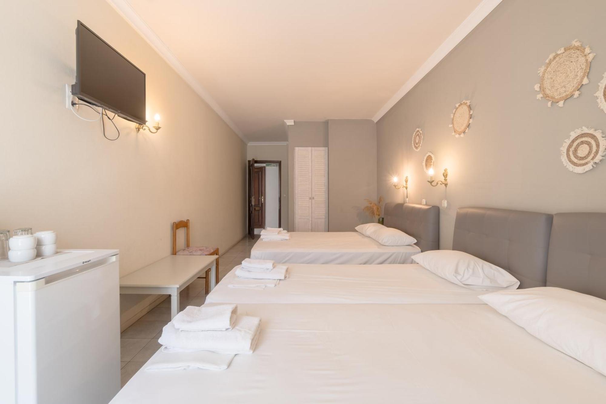 לימנאס Mironi & Victoria Hotel מראה חיצוני תמונה