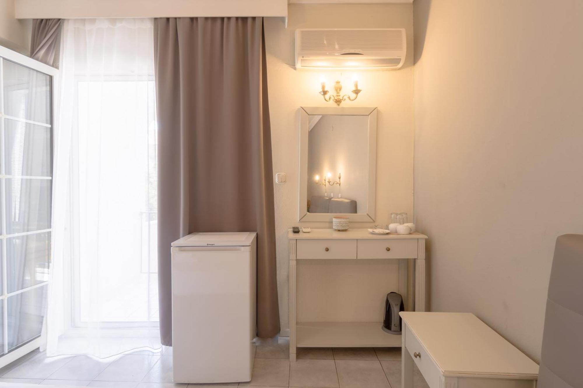 לימנאס Mironi & Victoria Hotel מראה חיצוני תמונה
