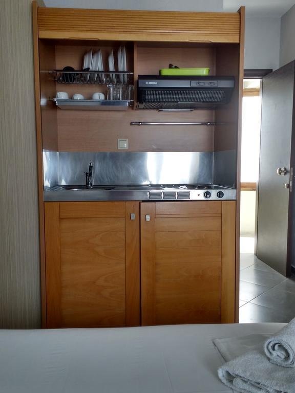לימנאס Mironi & Victoria Hotel מראה חיצוני תמונה