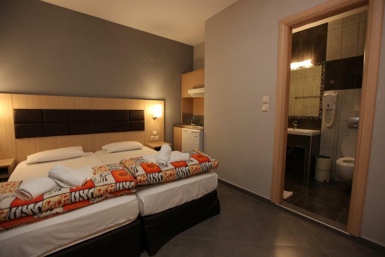 לימנאס Mironi & Victoria Hotel מראה חיצוני תמונה