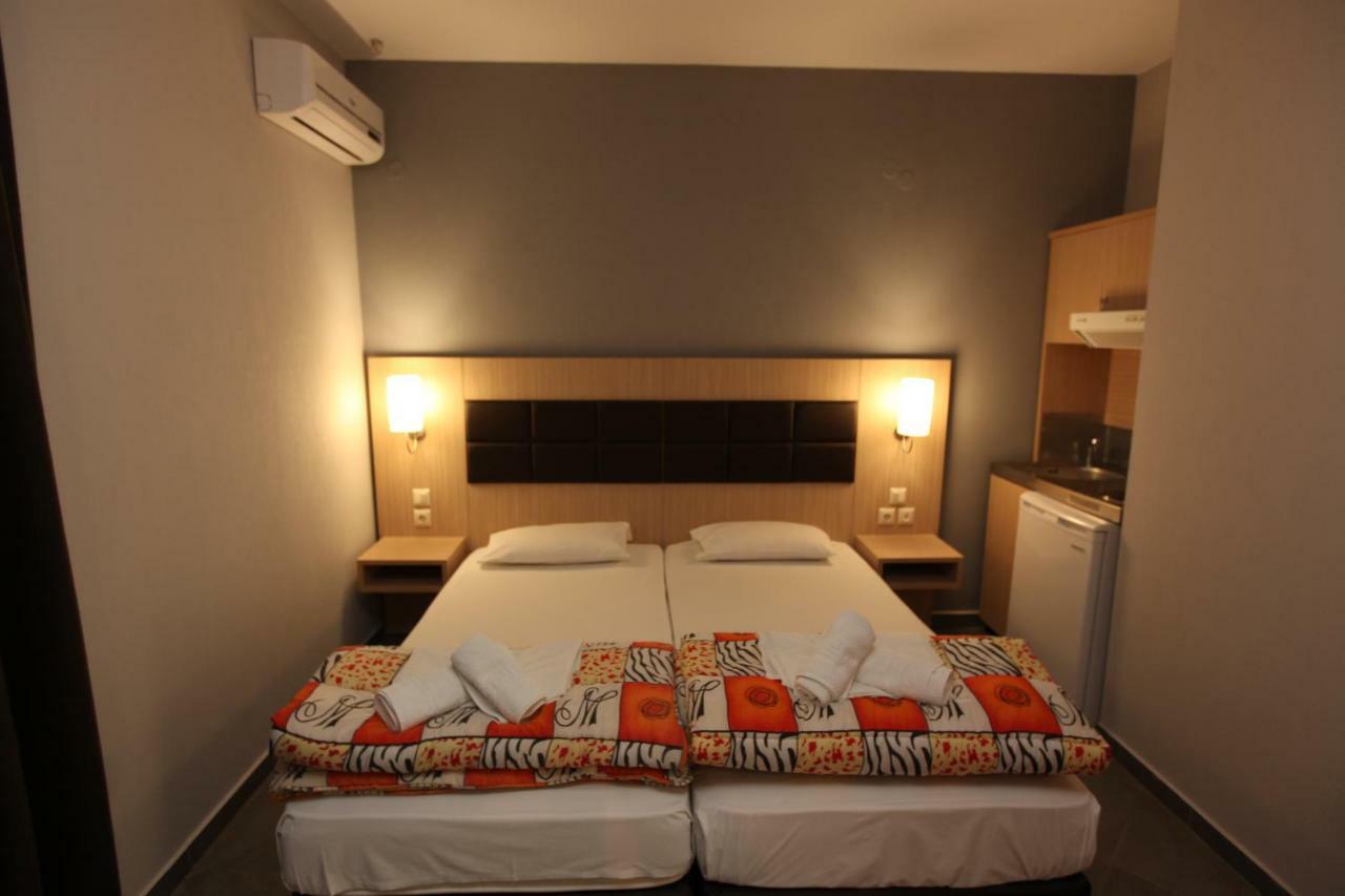 לימנאס Mironi & Victoria Hotel מראה חיצוני תמונה