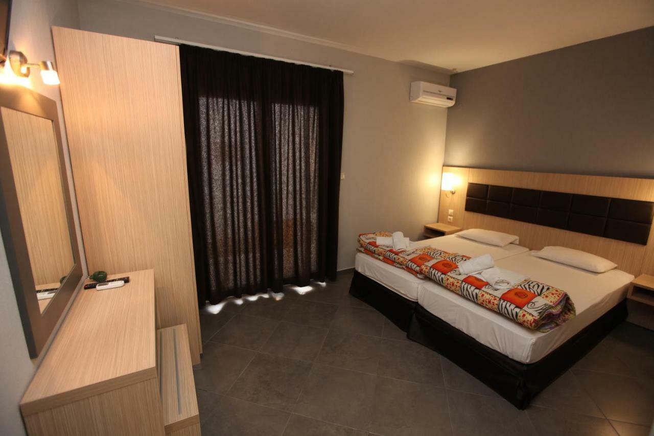לימנאס Mironi & Victoria Hotel מראה חיצוני תמונה